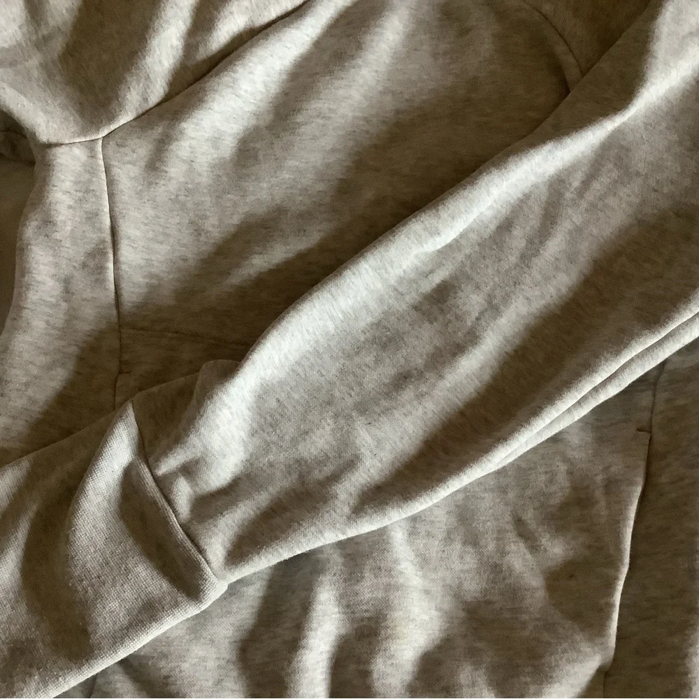 Fabletics Bundle! - Picture 5 of 5